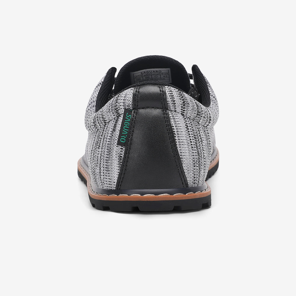 Graue Barfußschuhe mit Lederbereich an der Ferse